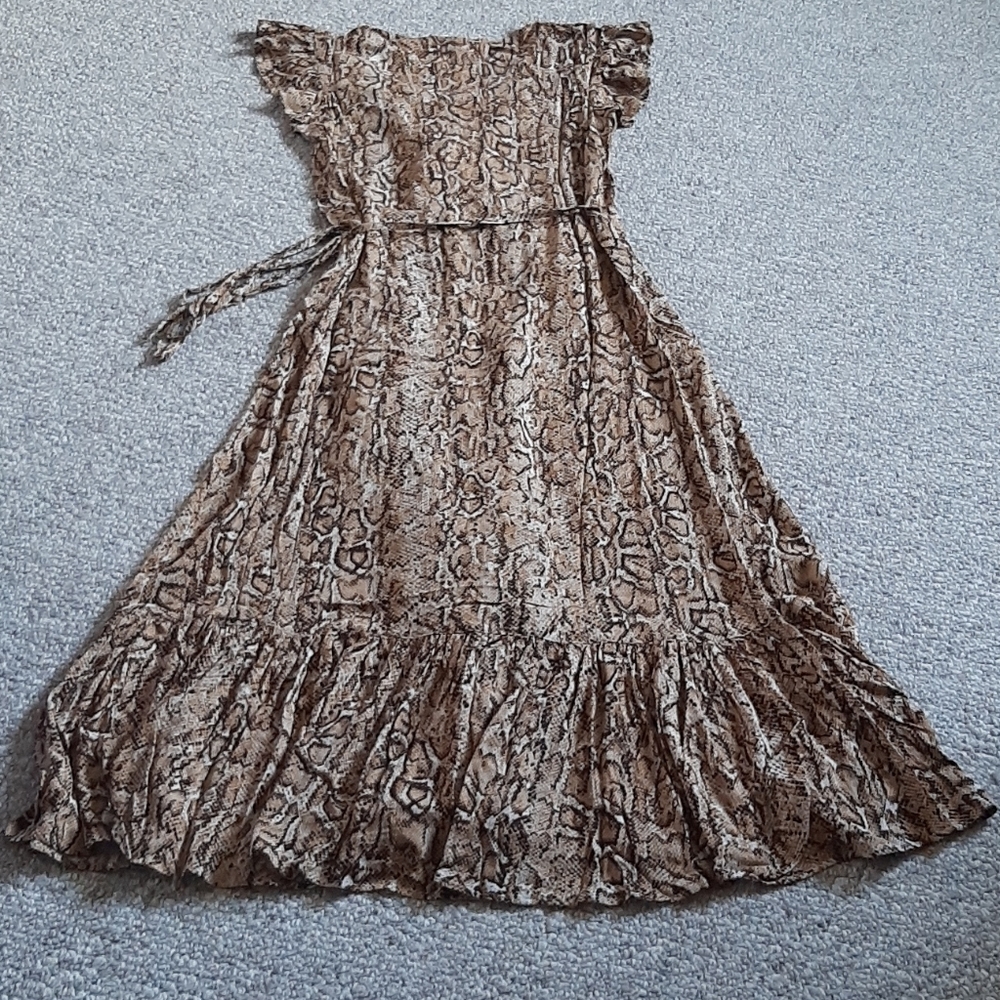 New Snake Skin Print Short Sleeve Wrap Maxi Dress. - Picture 7 of 11